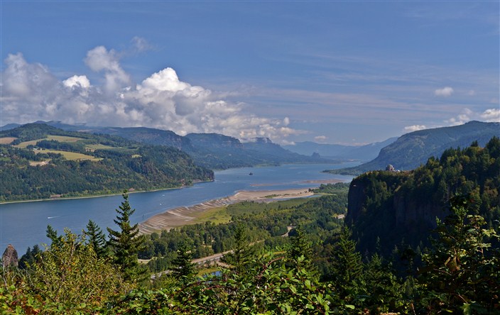 Columbia River Gorge from Chanticleer Point, with Vista House atop Crown Point in the distance